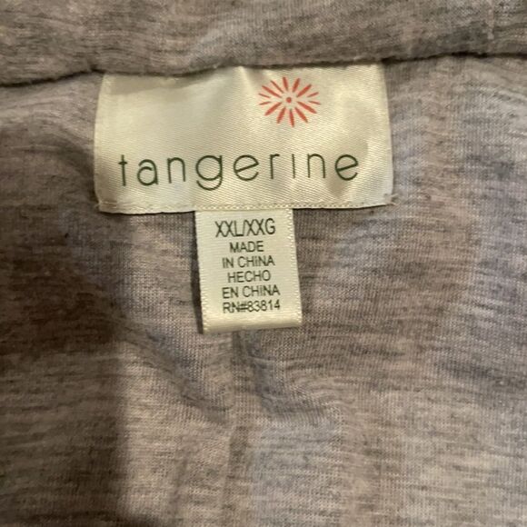 GORGEOUS SHEEN on this Cranberry Hoodie Puffer vest! - Picture 6 of 10